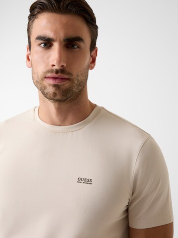 GUESS T-Shirt in Beige