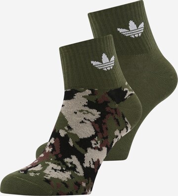 Șosete de la ADIDAS ORIGINALS pe verde: față