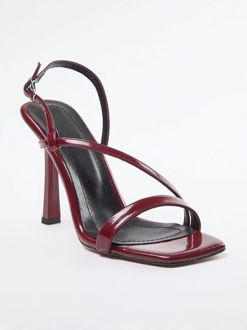 Sandalo con cinturino di Trendyol in rosso: frontale