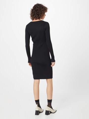 Rochie 'Sutorius' de la mbym pe negru