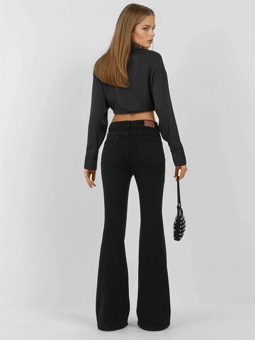 évasé Jean Hiccup en noir