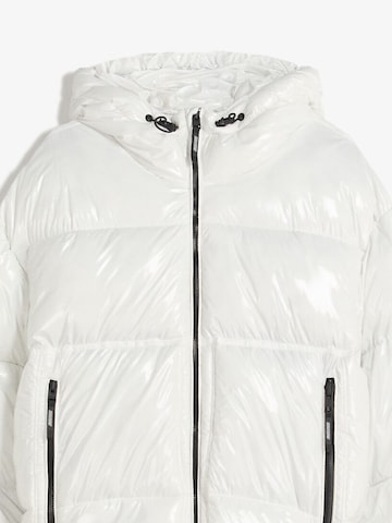 Bershka Зимно яке в бяло