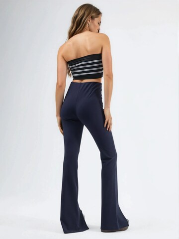 Busem Flared Leggings in Blau