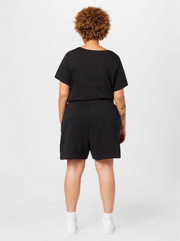 Nike Sportswear Loosefit Urheiluhousut värissä musta