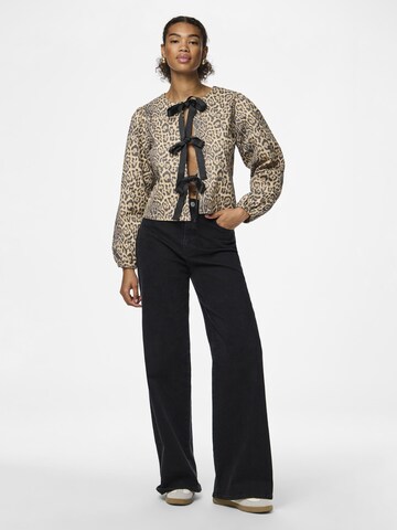 PIECES Top 'FIA' in Beige