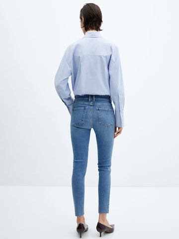 MANGO Slimfit Jeans 'ISA' in Blauw