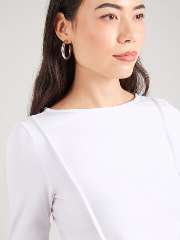 ABOUT YOU Shirt 'Nora' in Weiß