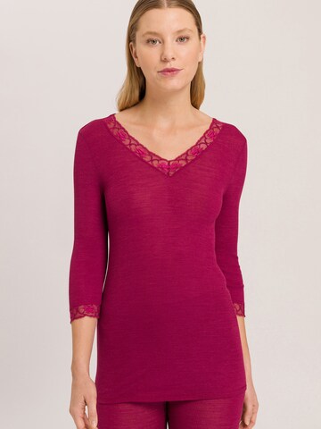 Hanro Undershirt ' Woolen Lace ' in Red: front