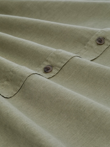 TOM TAILOR DENIM Comfort fit Button Up Shirt in Green