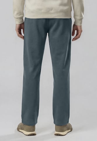 Urban Classics Loose fit Pants in Green