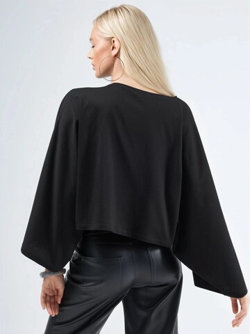 Busem - Blusa em preto