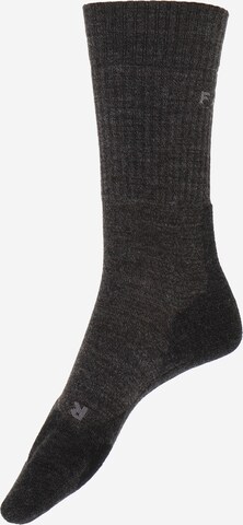 FALKE Athletic Socks in Grey: front