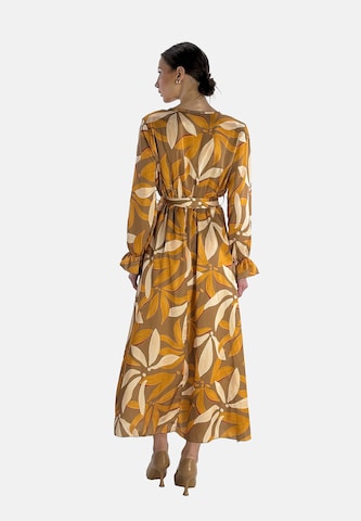 Elara Kleid in Braun