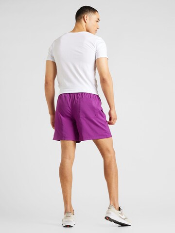 Nike Sportswear - Loosefit Calças 'Club' em roxo