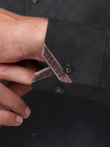 Next - Ajuste regular Camisa en negro