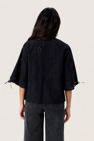 SOAKED IN LUXURY Blouse 'Joella' in Black
