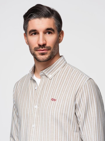 Coupe regular Chemise Ombre en beige