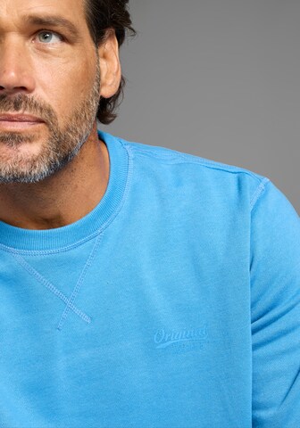 Man's World Sweatshirt in Blue
