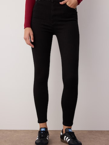 Trendyol Skinny Jeans in Schwarz: Vorderseite