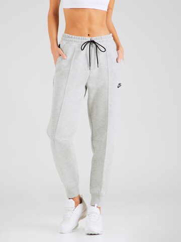 Nike Sportswear Tapered Hose in Grau: predná strana