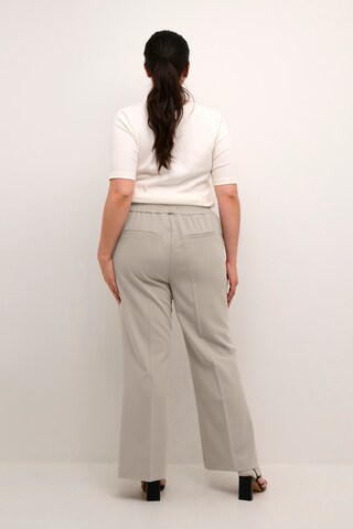 évasé Pantalon KAFFE CURVE en gris