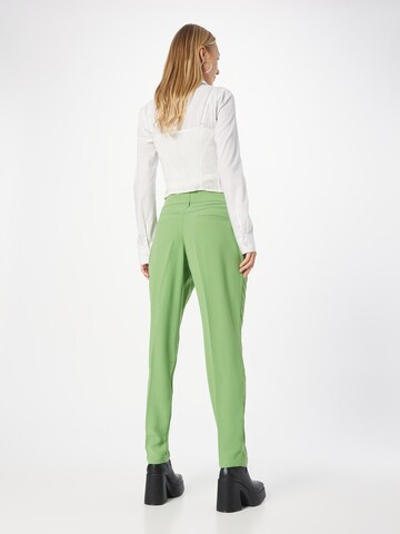 Cream Regular Pleat-Front Pants 'Saga' in Green