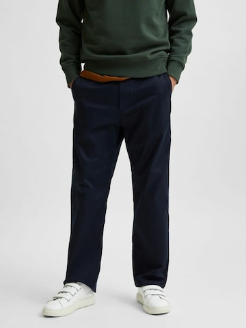 SELECTED HOMME Loose fit Chino Pants 'Salford' in Blue: front