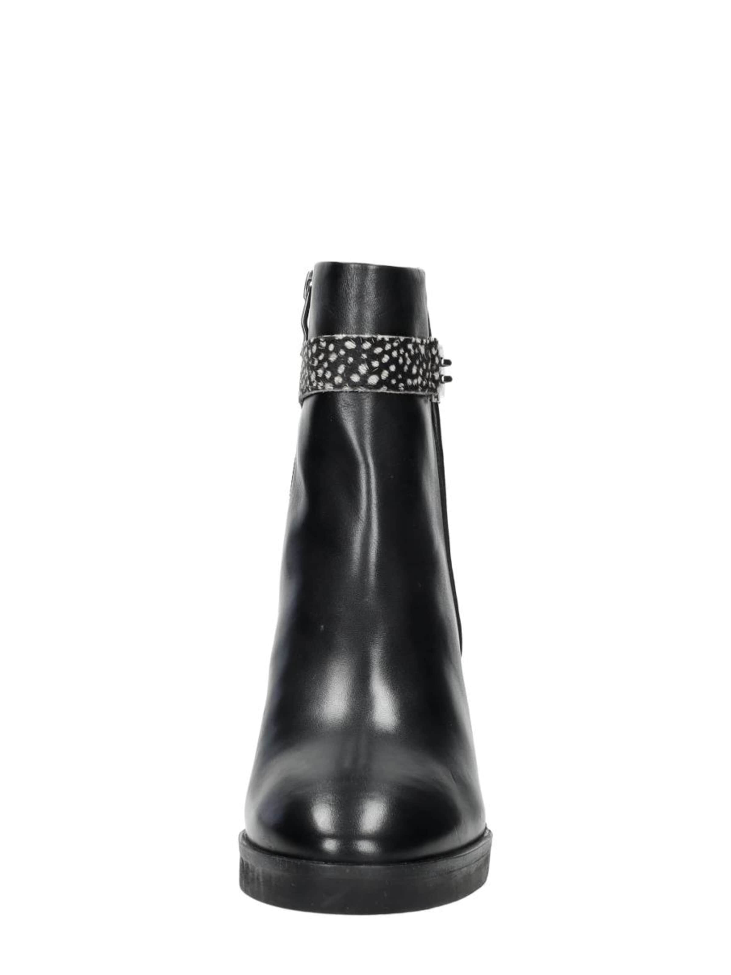 MARUTI Boots 'Vivien' in Black
