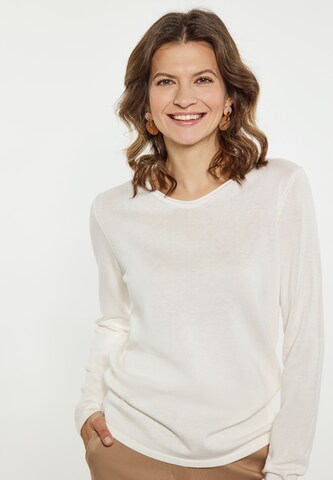 Usha Sweater in White: front