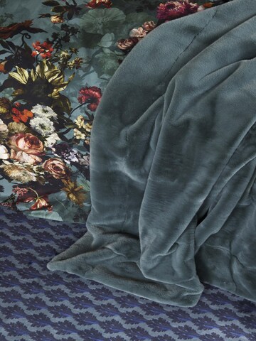 ESSENZA Plaid 'Furry' in Grün