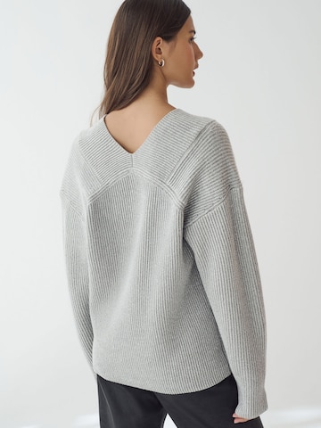 Next Pullover in Silber