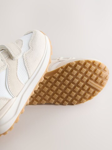 Baskets Next en beige
