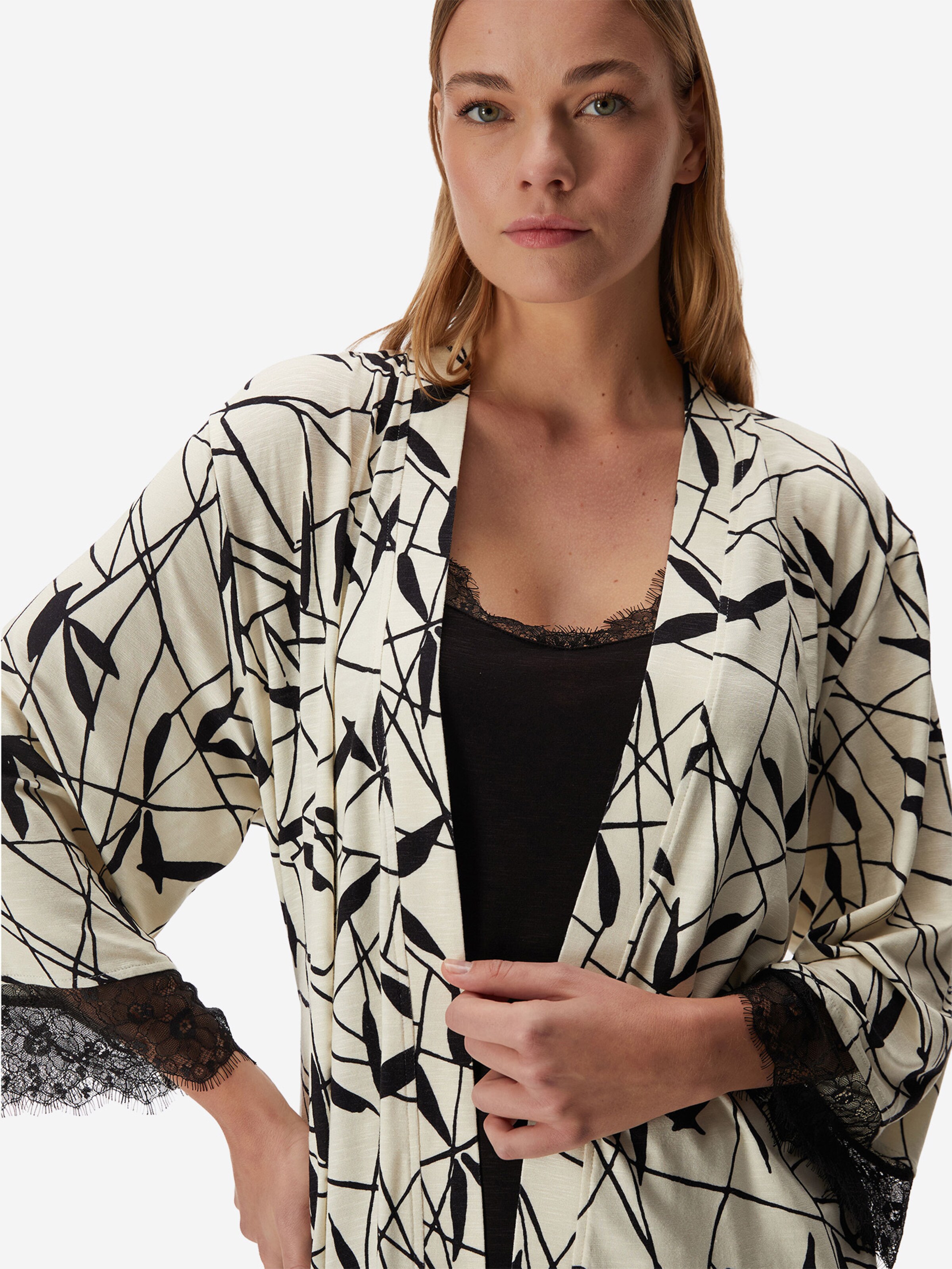 Goldenbay - Pijama ' Gown, Camisole & Pants Petunia ' en negro