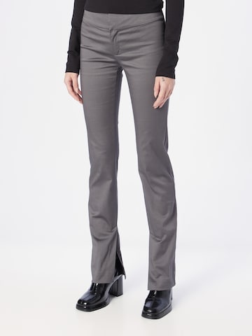 Monki Slim fit Trousers in Grey: front