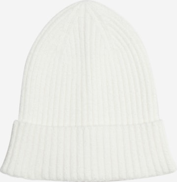 s.Oliver Beanie in White: front