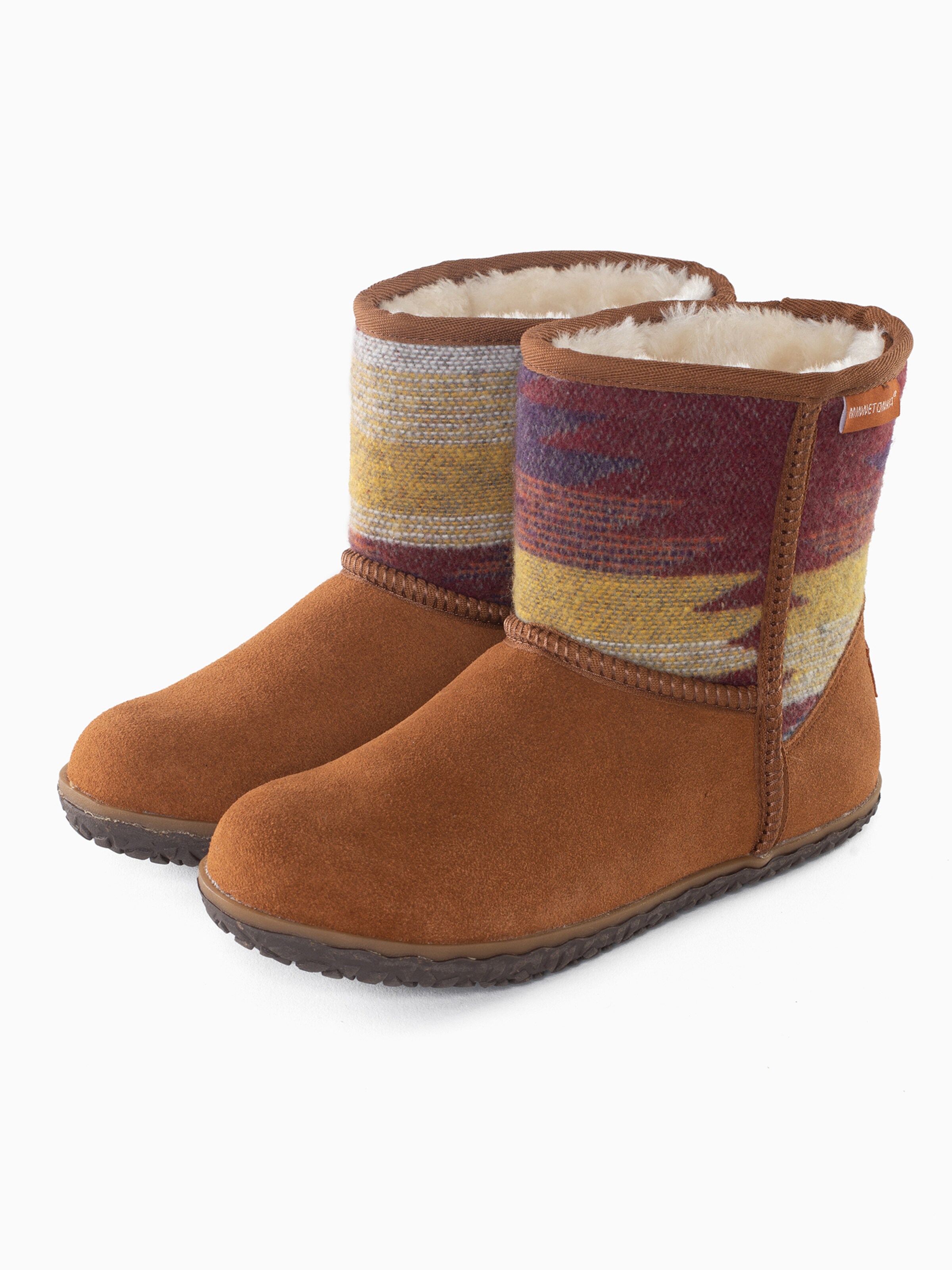 Botine 'Tali' de la Minnetonka pe maro