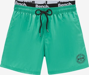 BENCH Uimashortsit värissä vihreä: etupuoli