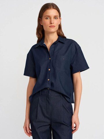 T-shirt Dilvin en bleu : devant