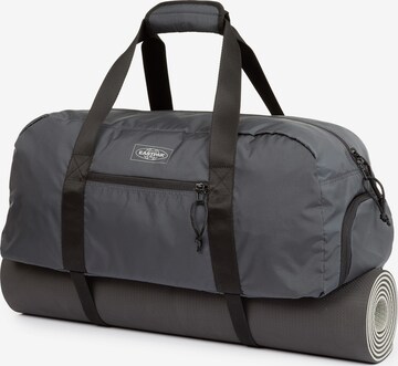 EASTPAK Duffel in Grau