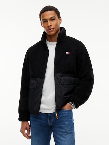 Tommy Jeans Átmeneti dzseki 'ESSENTIAL' - fekete: elől