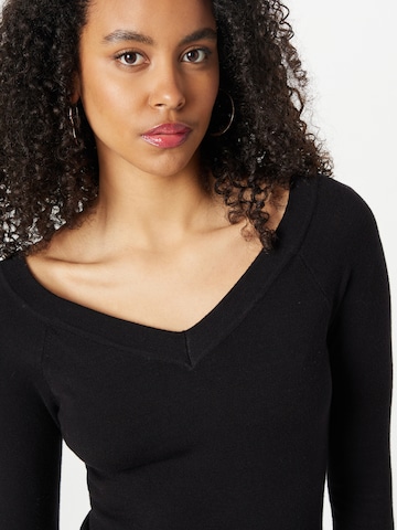 Pull-over PIECES en noir