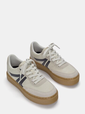 Pull&Bear Sneaker in Beige