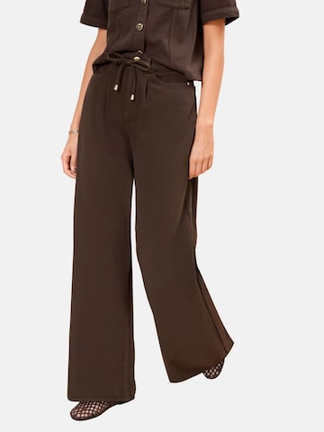 Wide Leg Jean à pince Lipsy en marron : devant