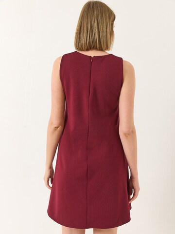 Abito di Bianco Lucci in rosso