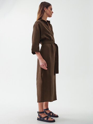 Calli Sukienka koszulowa 'DOM' w kolorze brązowy