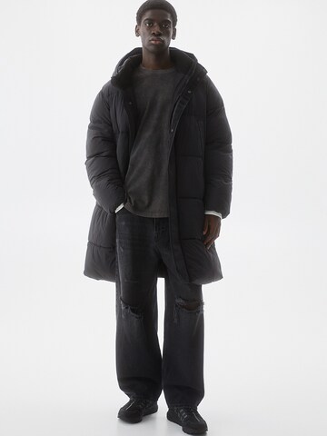 Pull&Bear Zimski plašč | črna barva: sprednja stran