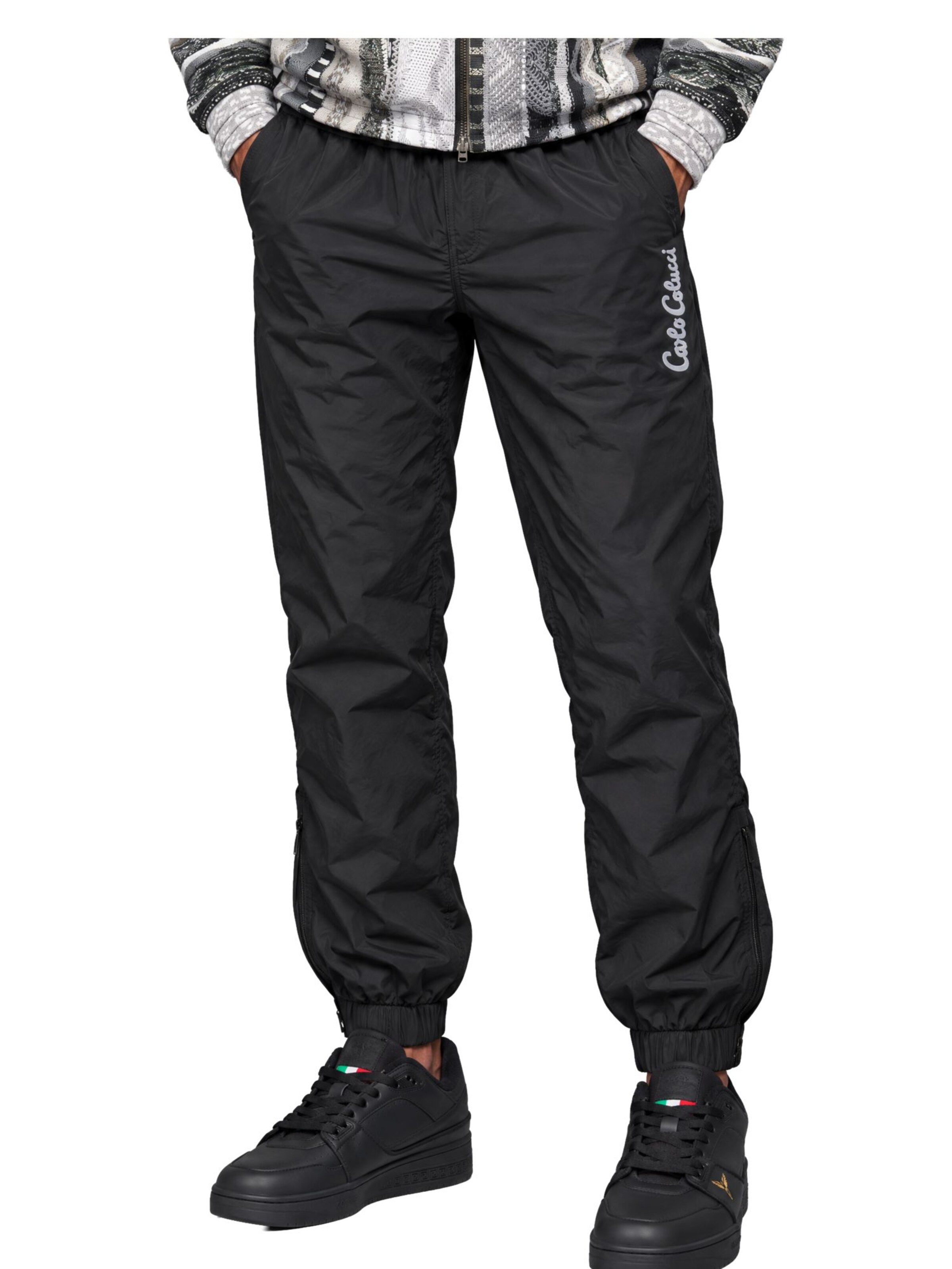 Carlo Colucci Loosefit Hose 'Froku' in Schwarz: Vorderseite
