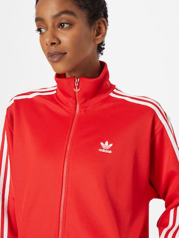 ADIDAS ORIGINALS Sweatjakke i rød