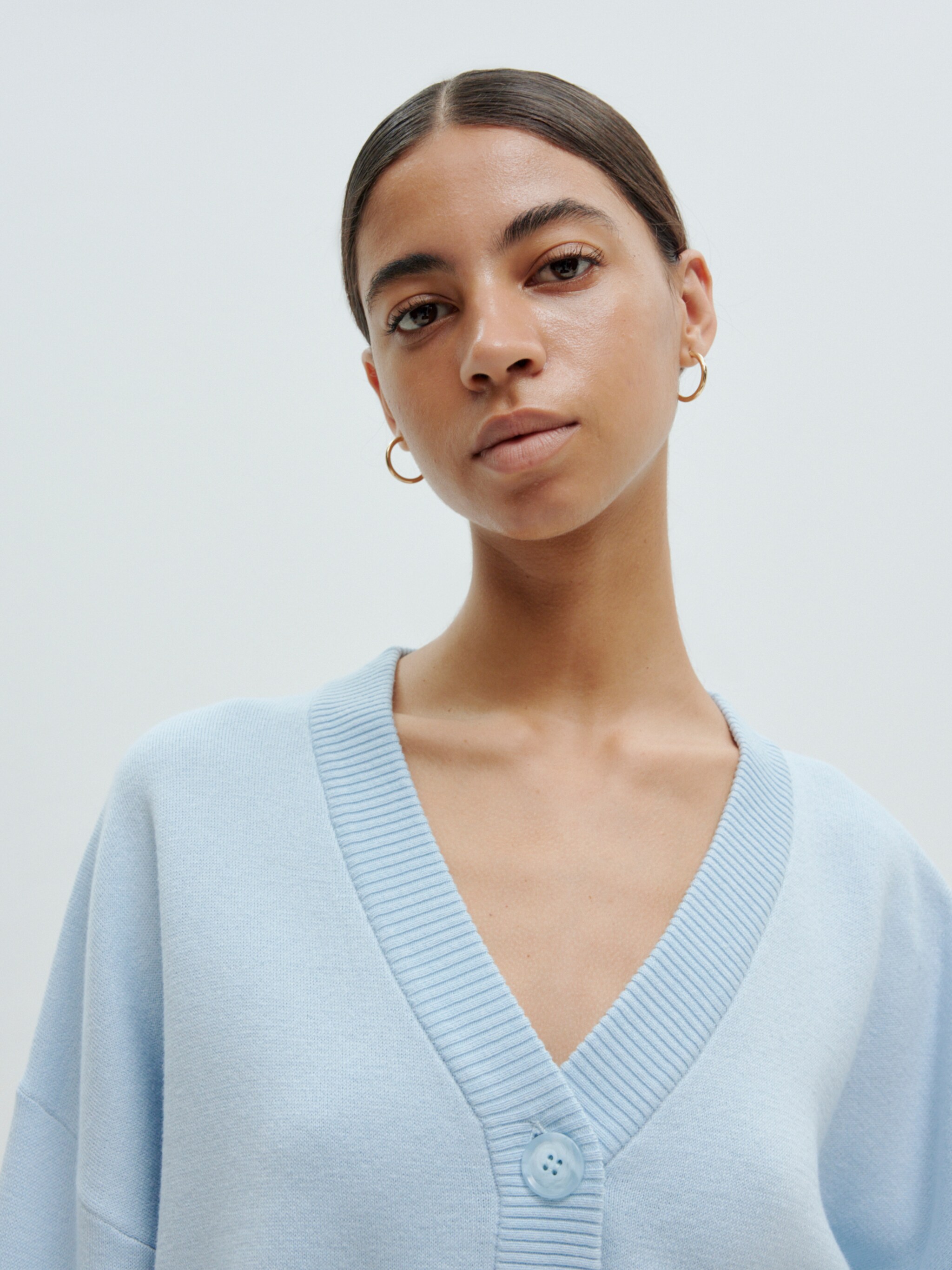 EDITED Produkte Strickjacke 'Bailee' blau