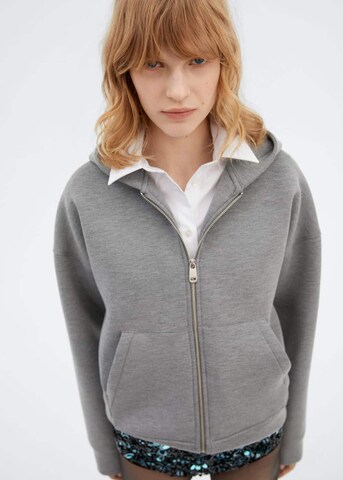 MANGOSweater majica 'Adrien' - siva boja: prednji dio